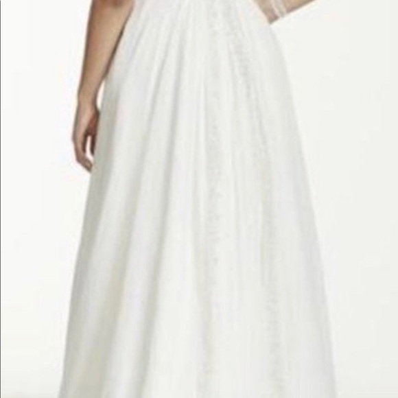 Gorgeous David’s Bridal Wedding Gown - Picture 3 of 9